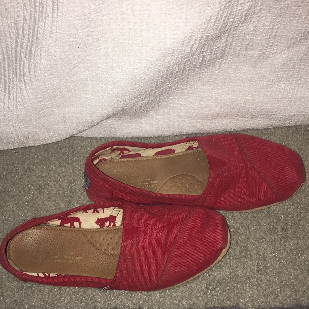 Red Canvas Toms